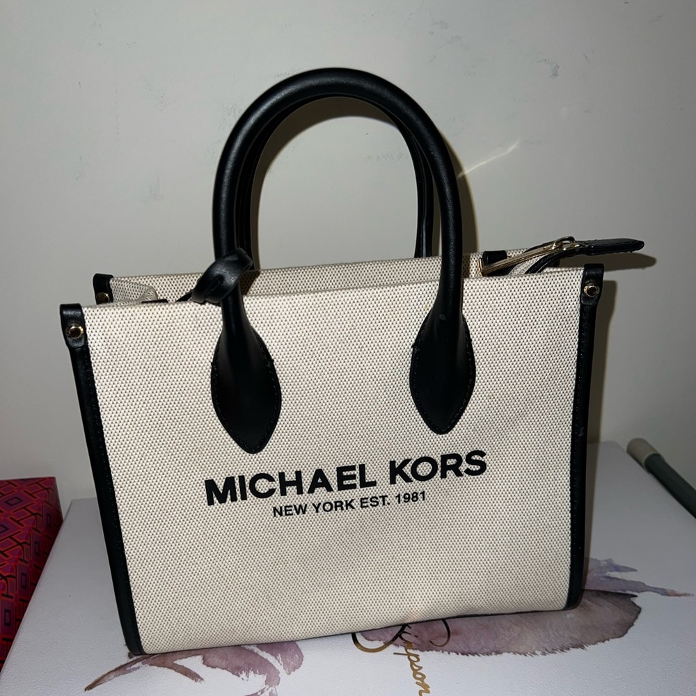 MICHAEL KORS CROSSBODY